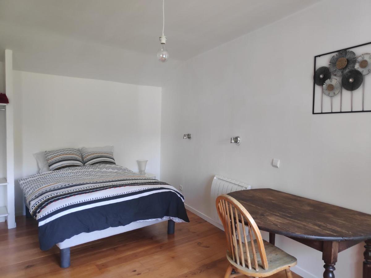 Maison 4 Personnes Caillac Zewnętrze zdjęcie